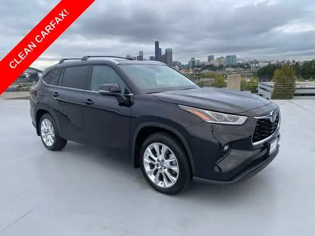 2024 Toyota Highlander Hybrid Limited AWD's photo