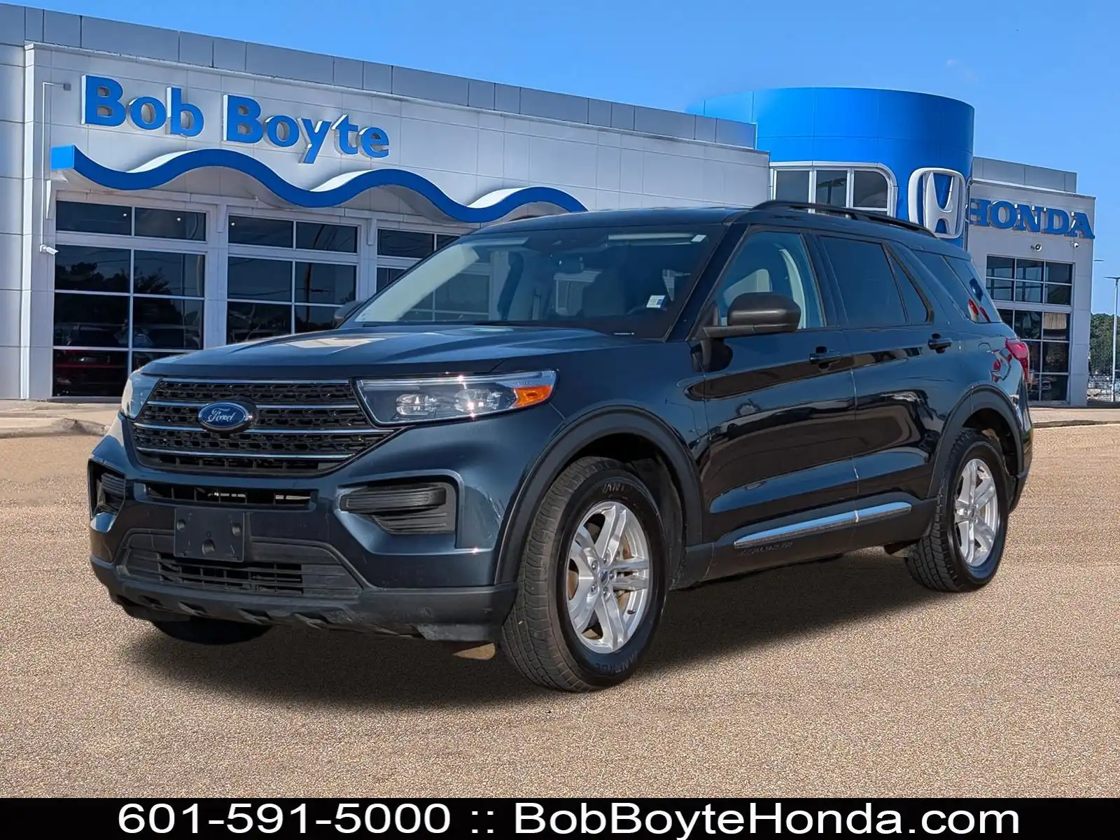 2023 Ford Explorer XLT RWD's photo