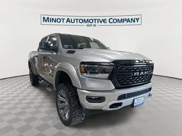 2024 RAM 1500 Big Horn/Lone Star 4x4 Crew Cab 5'7's photo