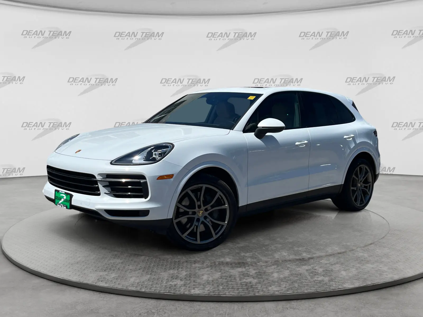 2022 Porsche Cayenne S photo 3