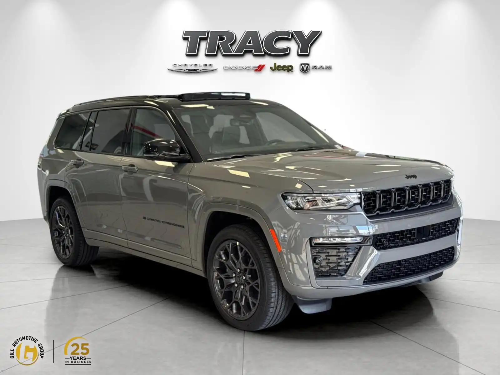 2027 Jeep Grand Cherokee L Summit 4WD's photo
