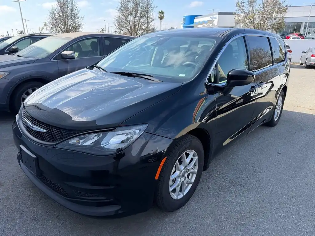 2024 Chrysler Voyager LX's photo
