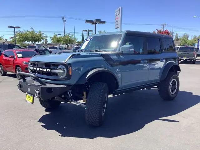 2022 Ford Bronco Outer Banks Advanced 4x4 photo 5