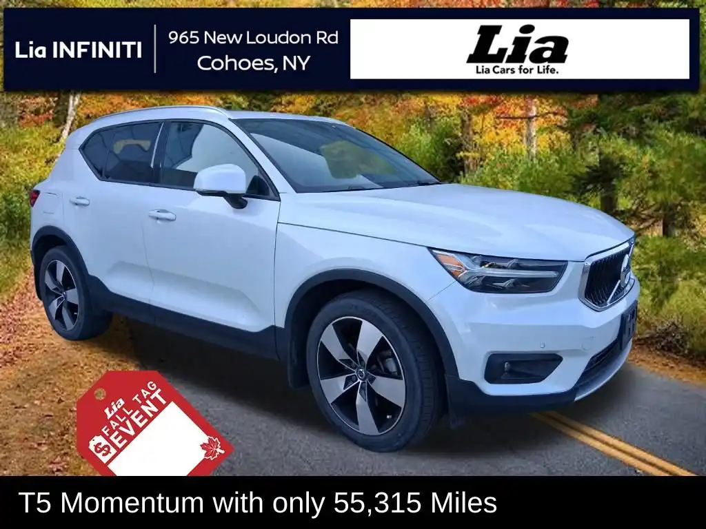 2021 Volvo XC40 T5 Momentum AWD's photo