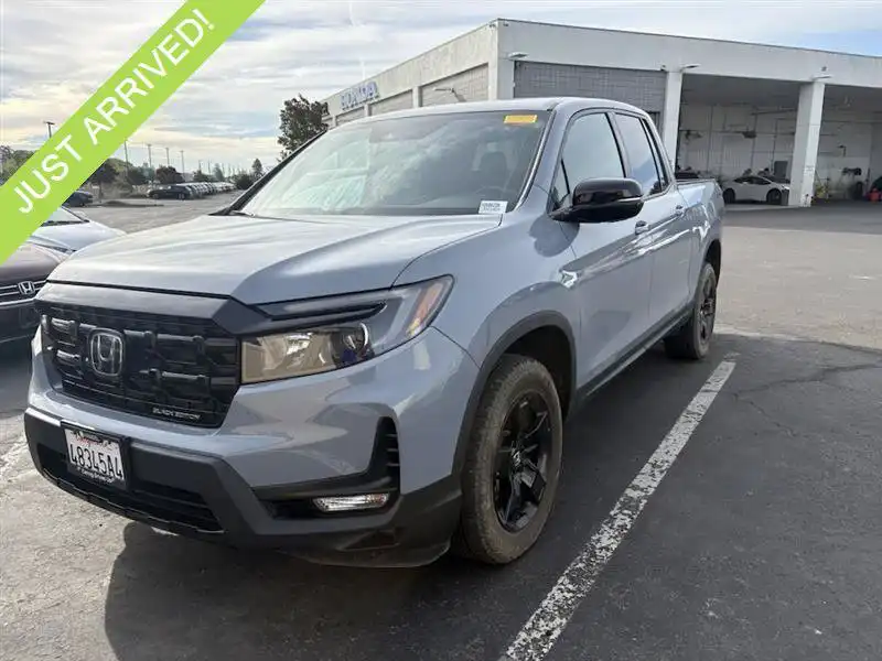 2024 Honda Ridgeline Black Edition's photo