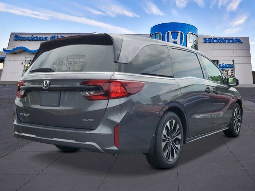 2027 Honda Odyssey Elite photo 4