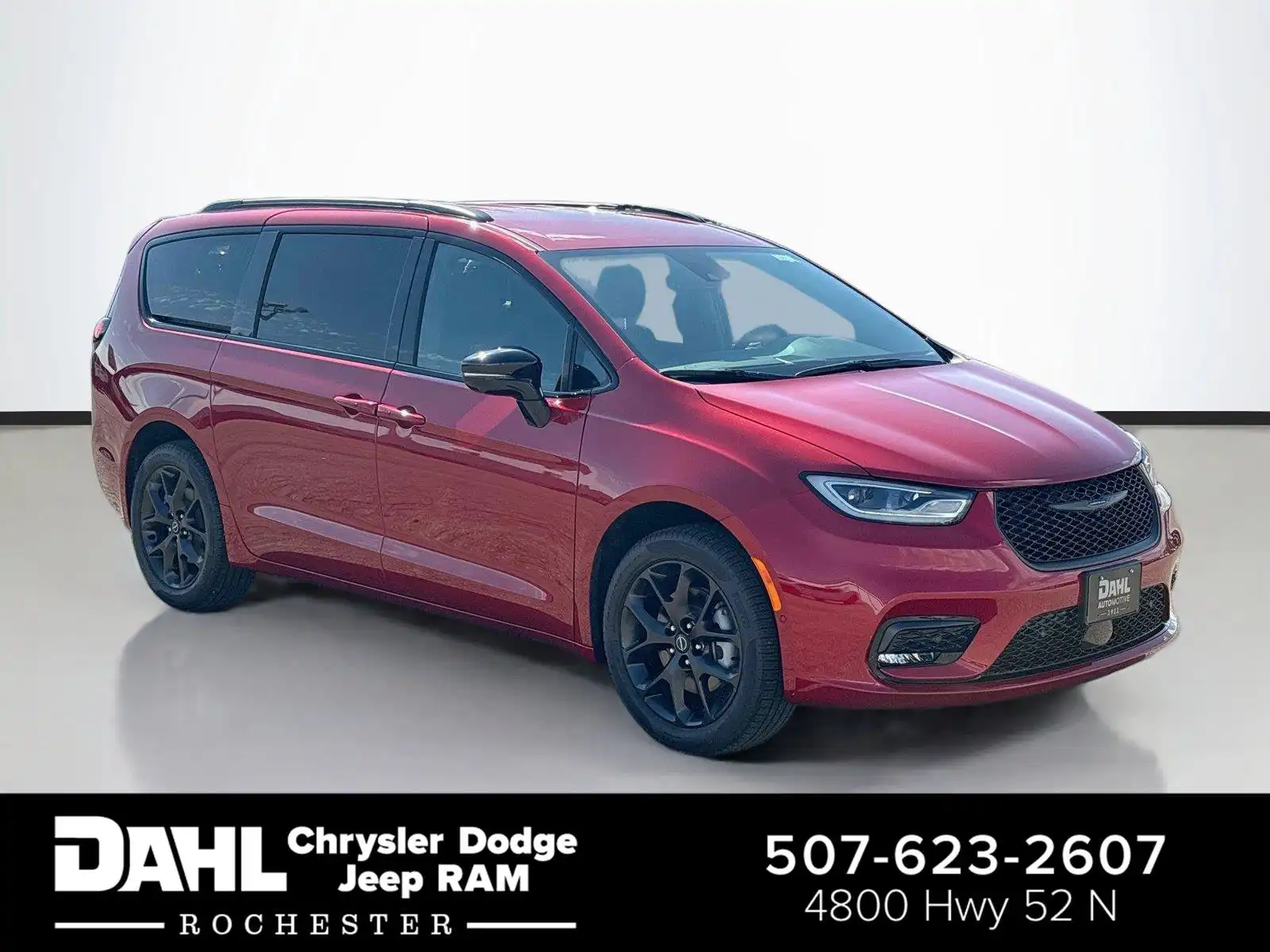 2026 Chrysler Pacifica Select AWD's photo