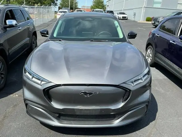 2021 Ford Mustang-Mach-e Premium photo 3