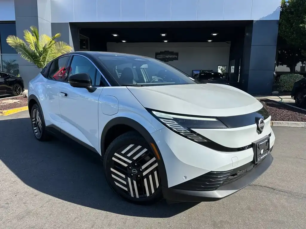 2026 Nissan Leaf SV+'s photo