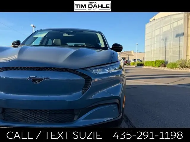 2023 Ford Mustang-Mach-e Select photo 5
