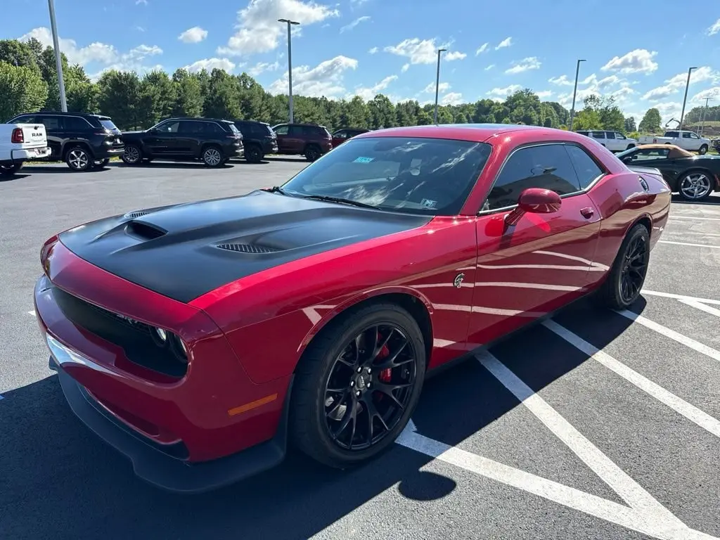 2016 Dodge Challenger SRT Hellcat photo 4