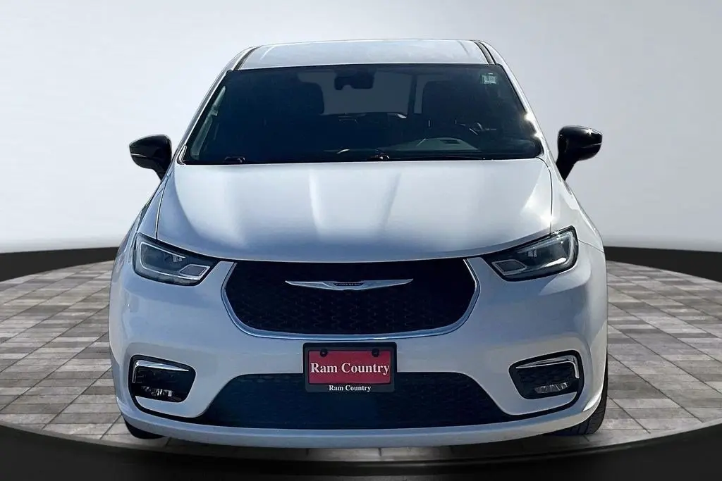 2025 Chrysler Pacifica Select photo 3