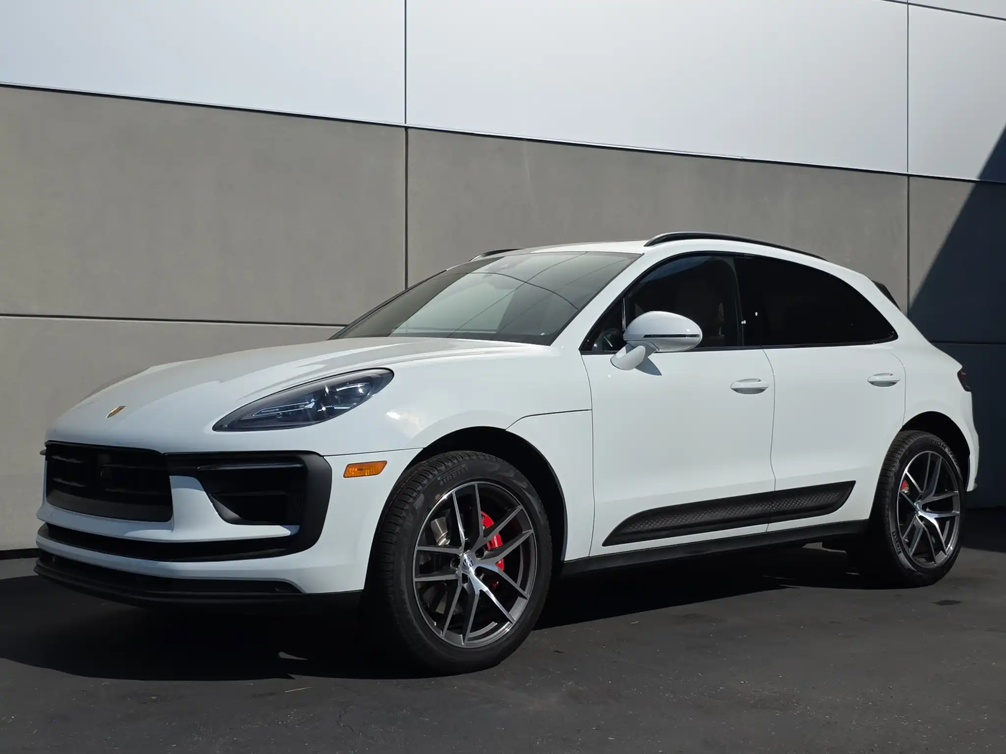 2023 Porsche Macan S's photo
