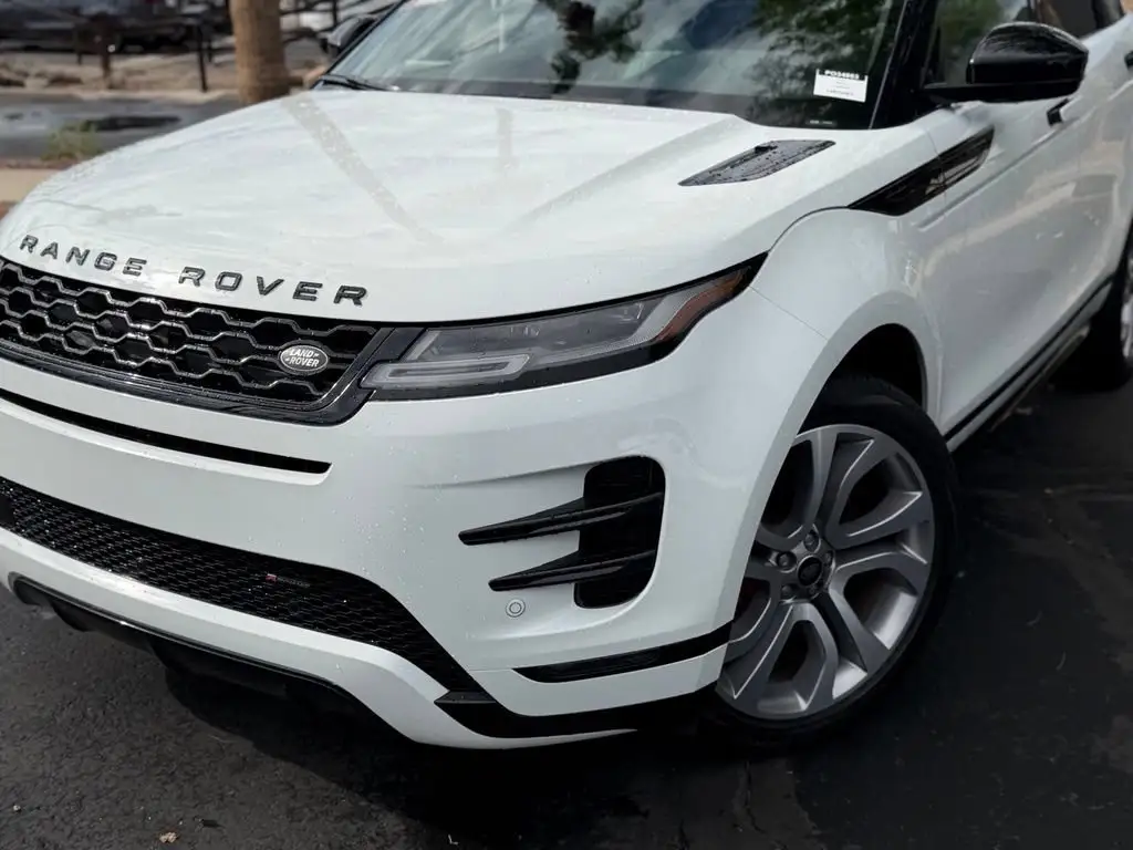 2023 Land Rover Range Rover Evoque R-Dynamic SE photo 1