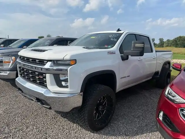 2020 Chevrolet Silverado HD LT 4WD Crew Cab Standard Box's photo