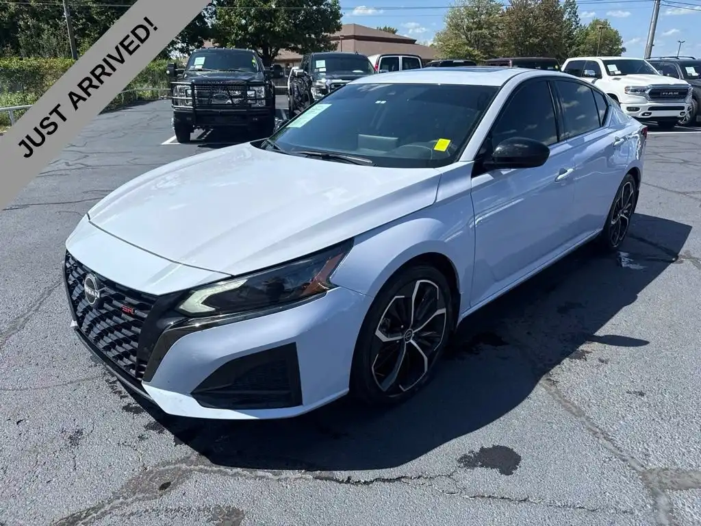 2024 Nissan Altima 2.5 SR's photo