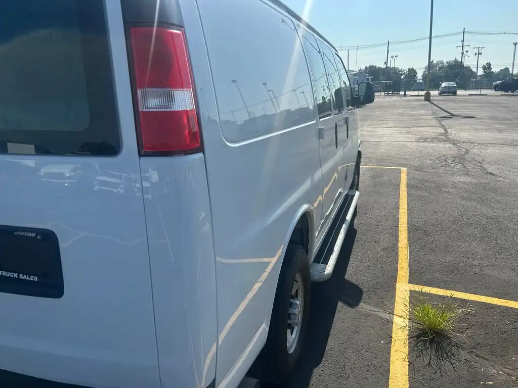 2025 GMC Savana 2500's photo