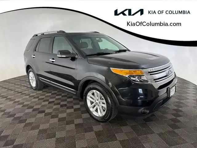 2015 Ford Explorer XLT photo 1