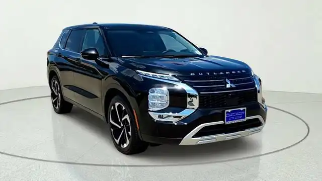2025 Mitsubishi Outlander SE FWD's photo