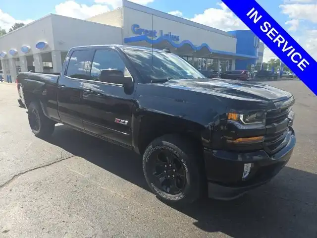 2017 Chevrolet Silverado 1500 Z71 4WD Double Cab Standard Box LT's photo
