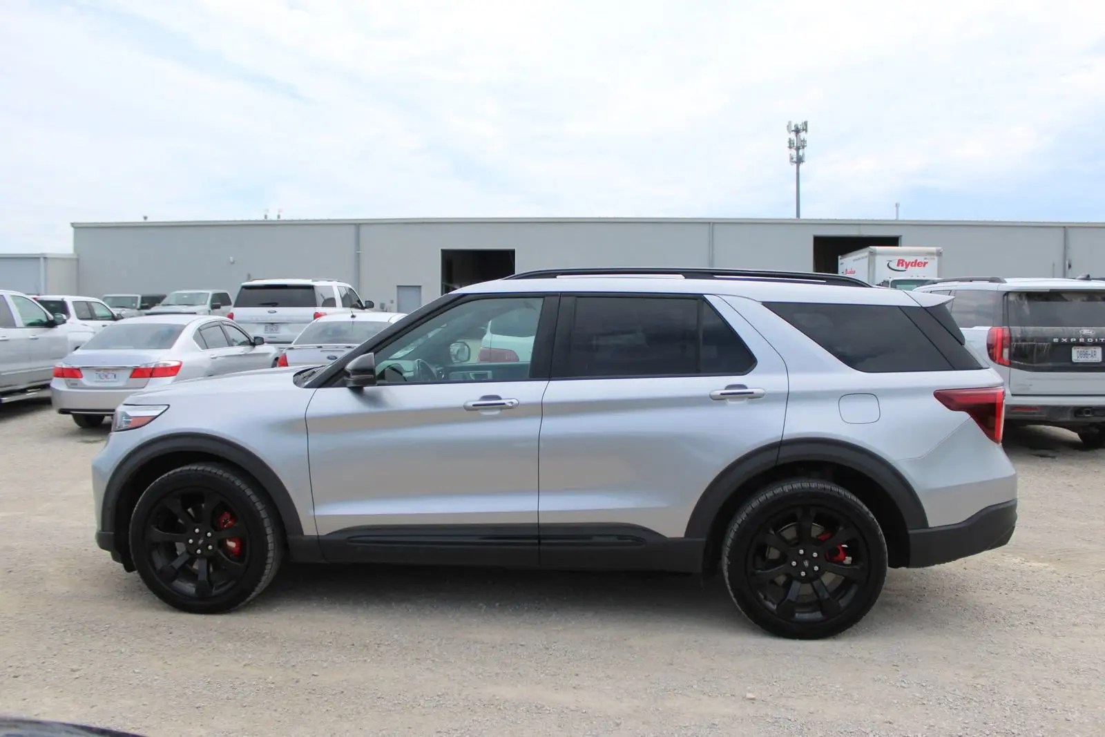 2020 Ford Explorer ST 4WD photo 3