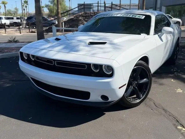 2023 Dodge Challenger SXT Auto photo 3