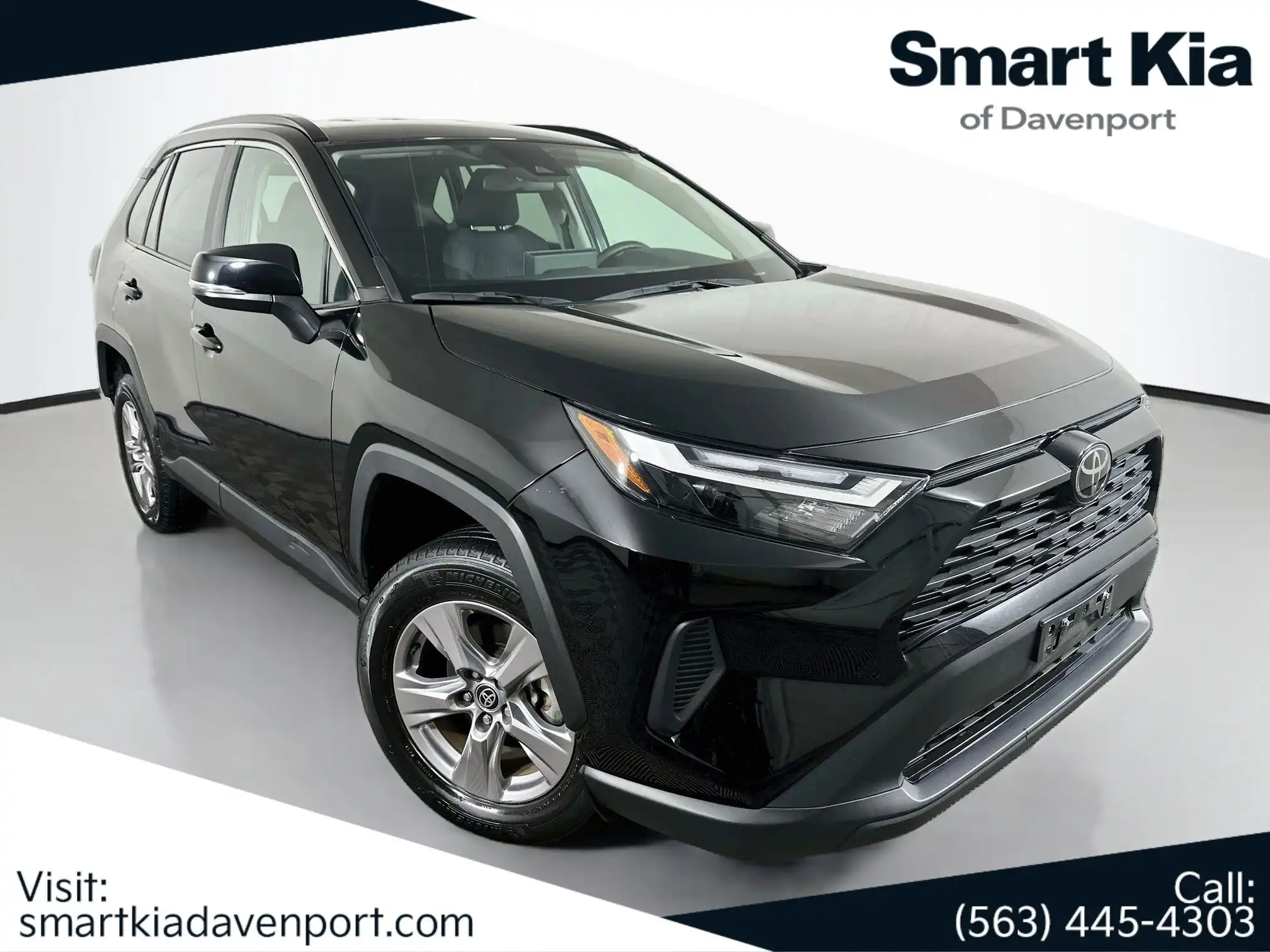 2025 Toyota RAV4 XLE FWD's photo