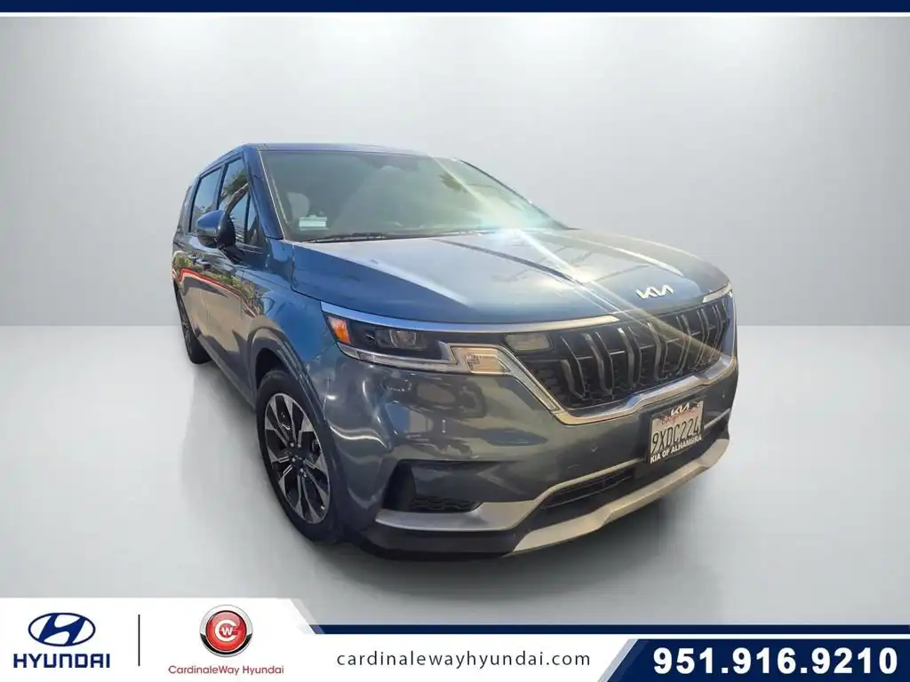 2024 Kia Sedona EX's photo