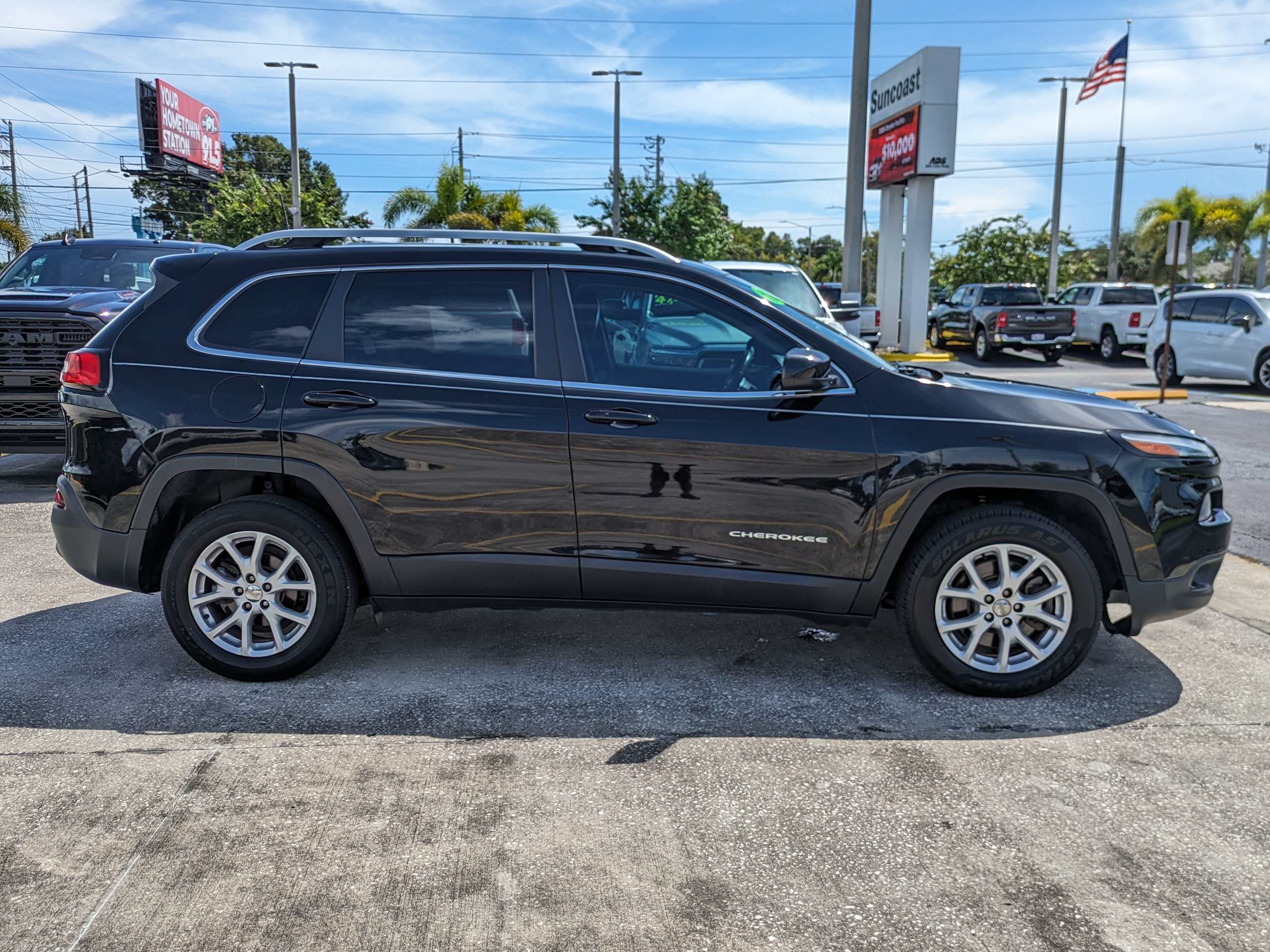 2018 Jeep Cherokee Latitude Plus photo 3