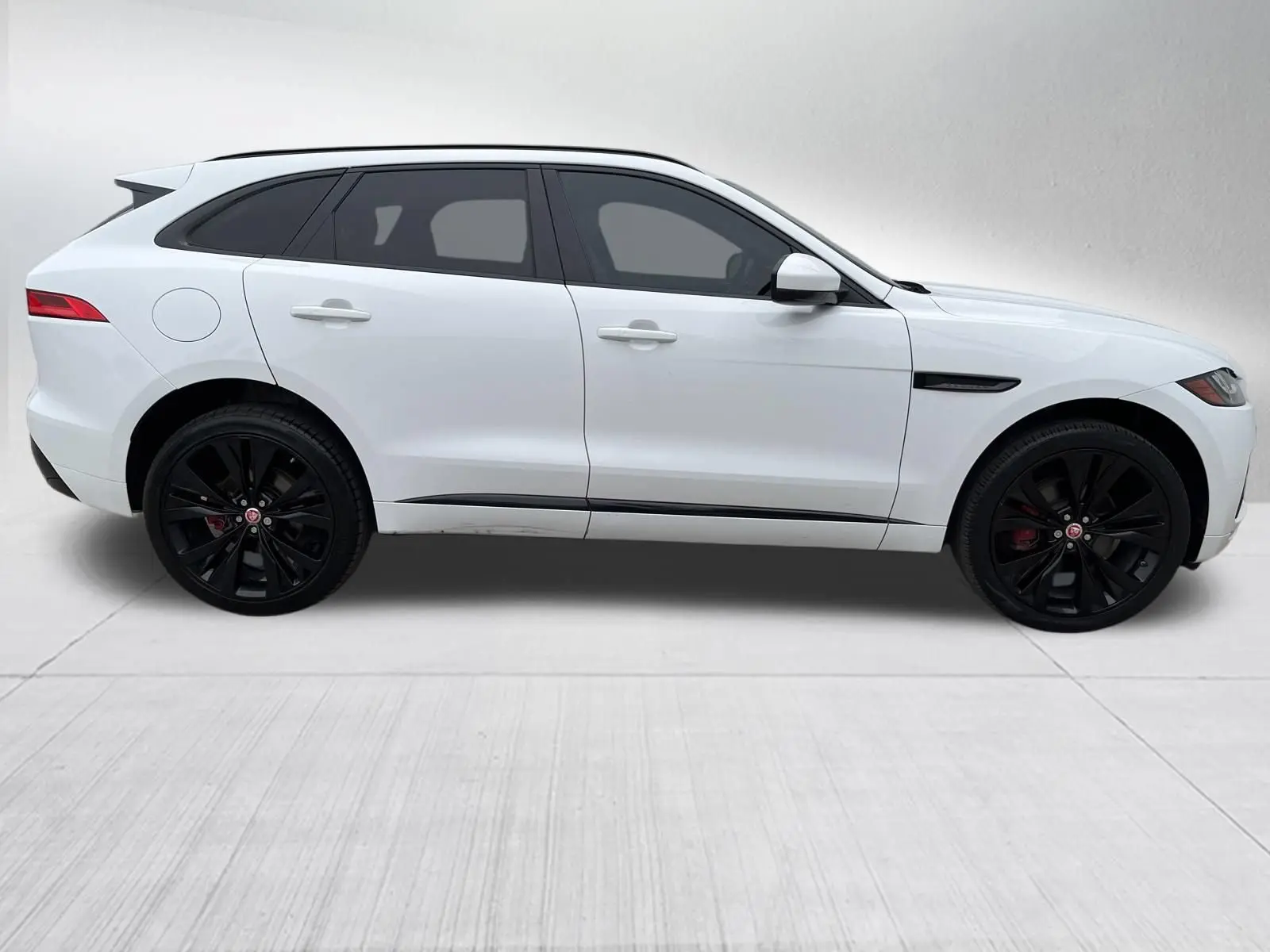 2018 Jaguar F-PACE S AWD photo 5