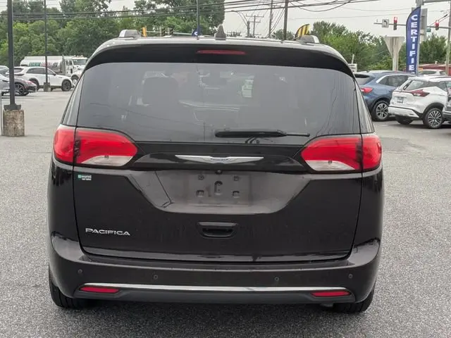 2018 Chrysler Pacifica Touring L photo 4