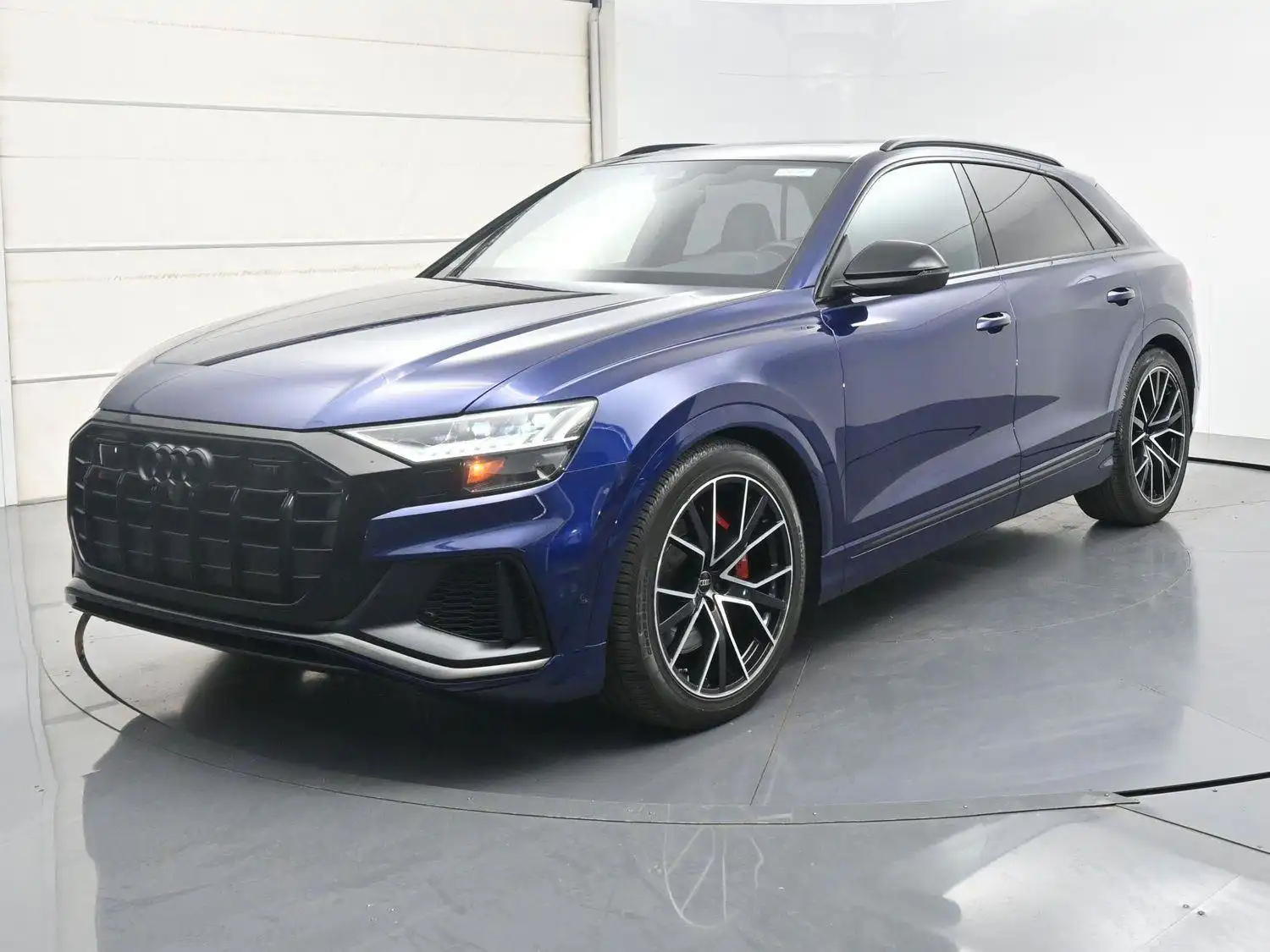 2023 Audi SQ8 Premium Plus's photo