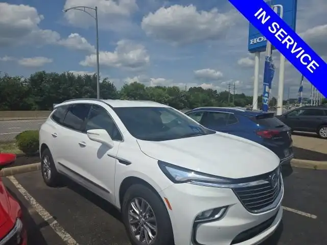 2024 Buick Enclave Essence AWD's photo