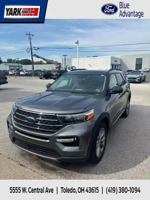 2023 Ford Explorer XLT 4WD's photo