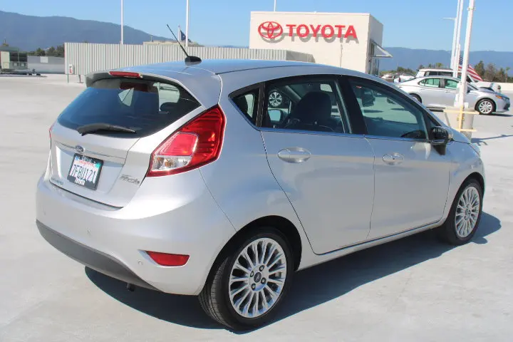 2014 Ford Fiesta Titanium Hatch photo 3