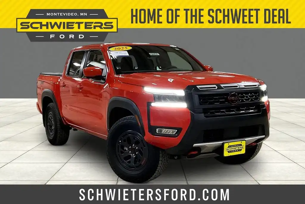 2025 Nissan Frontier PRO-4X Crew Cab 4WD's photo