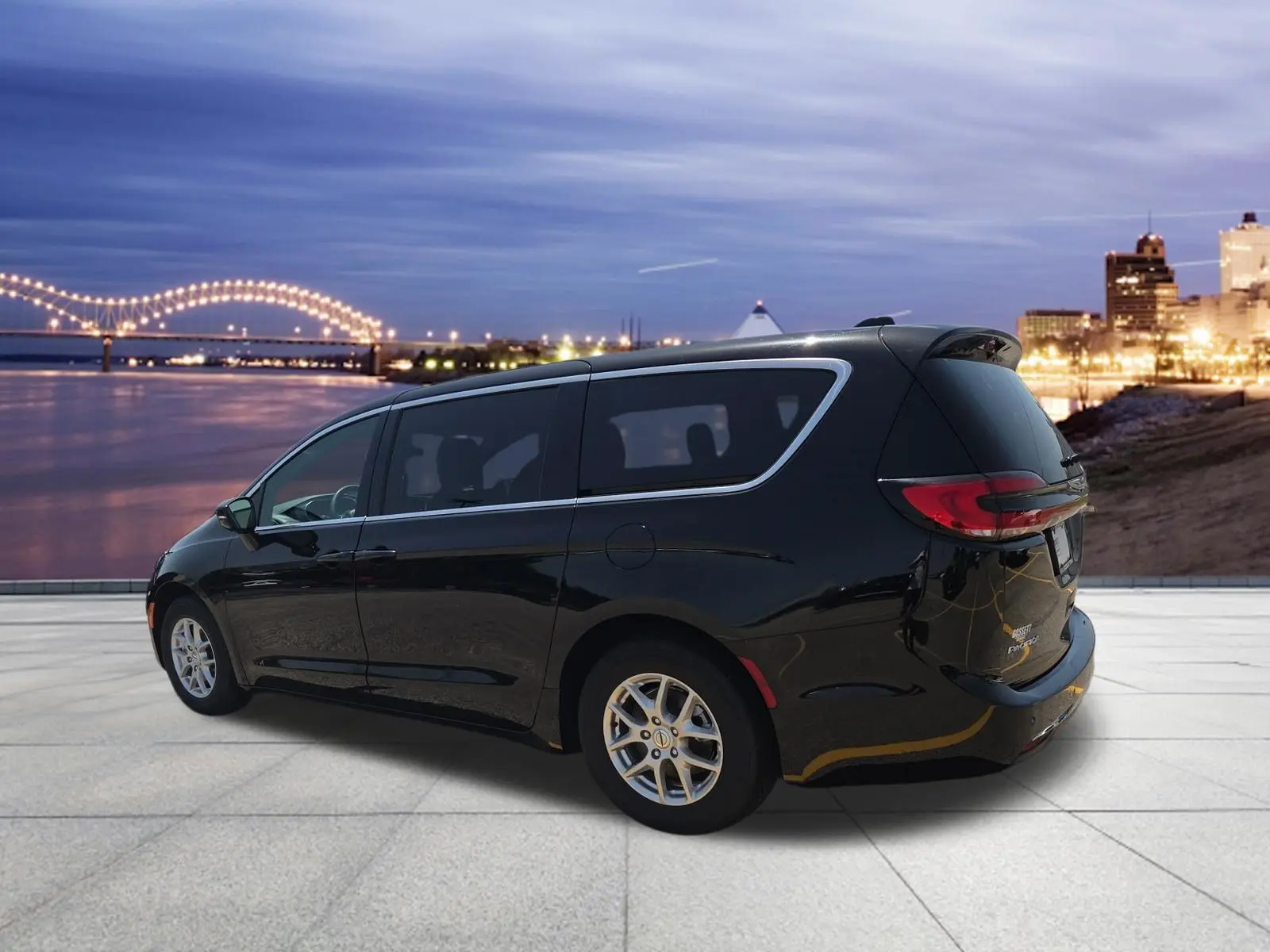 2025 Chrysler Pacifica Select photo 3