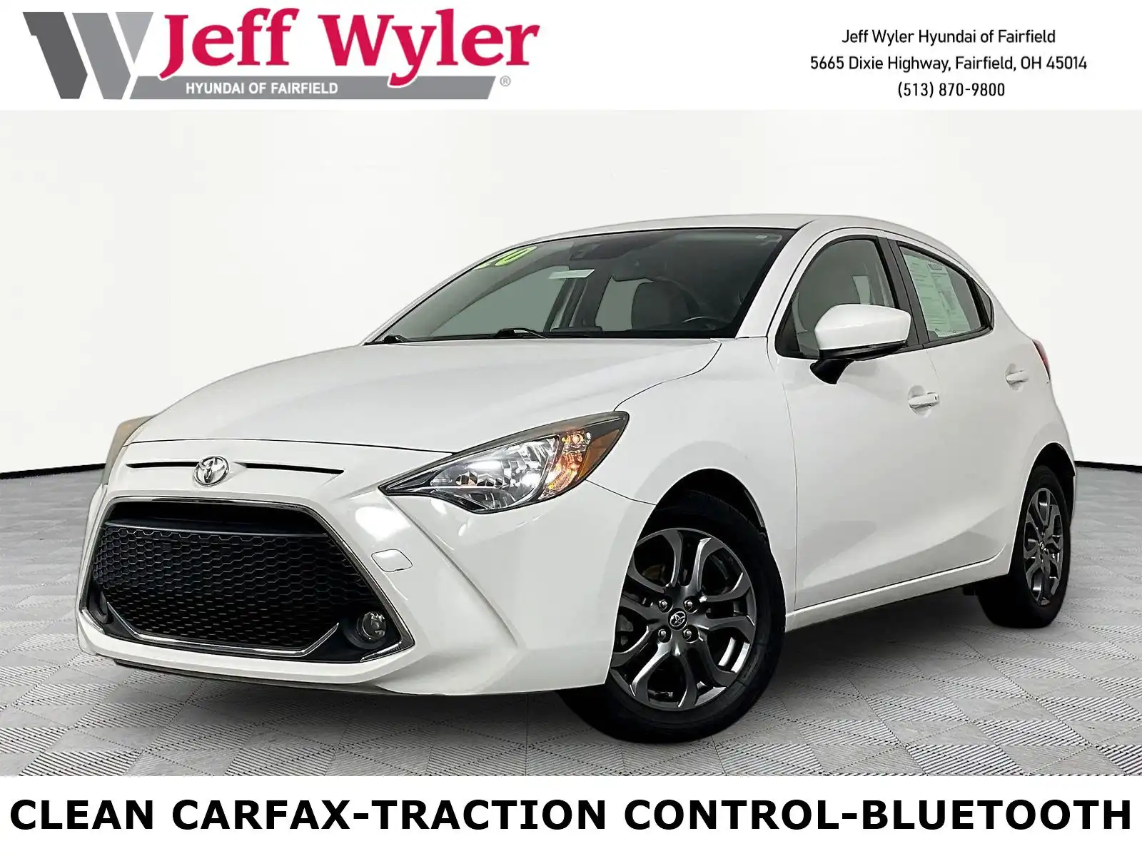 2020 Toyota Yaris LE 5-Door Hatchback AT's photo