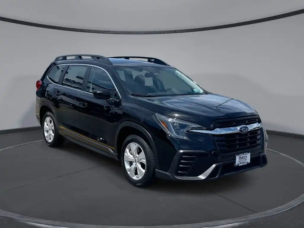 2023 Subaru Ascent Base's photo