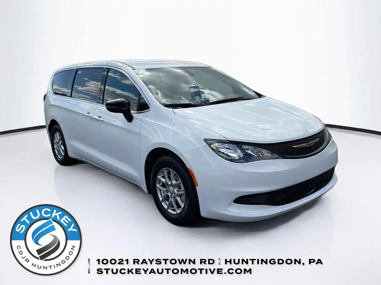 2027 Chrysler Voyager LX's photo