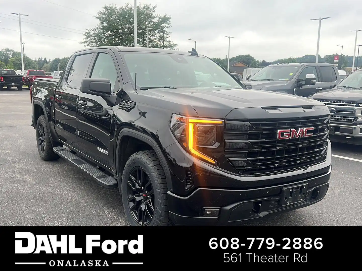 2024 GMC Sierra 4WD Crew Cab Standard Box Elevation's photo