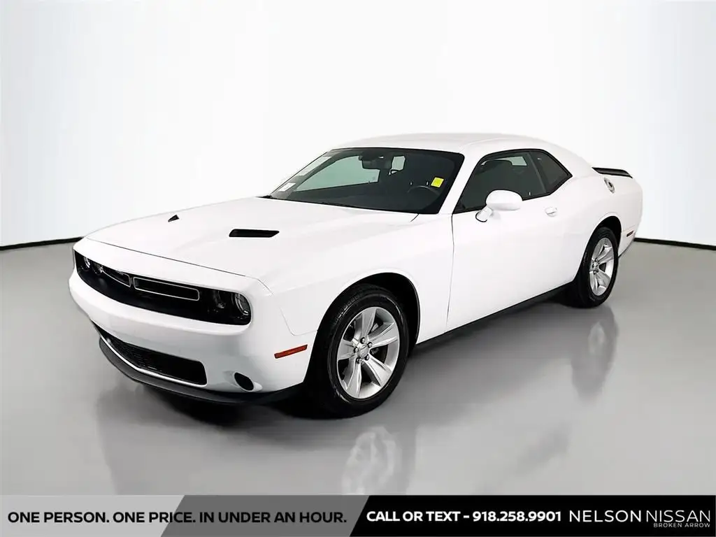 2023 Dodge Challenger SXT Auto photo 1