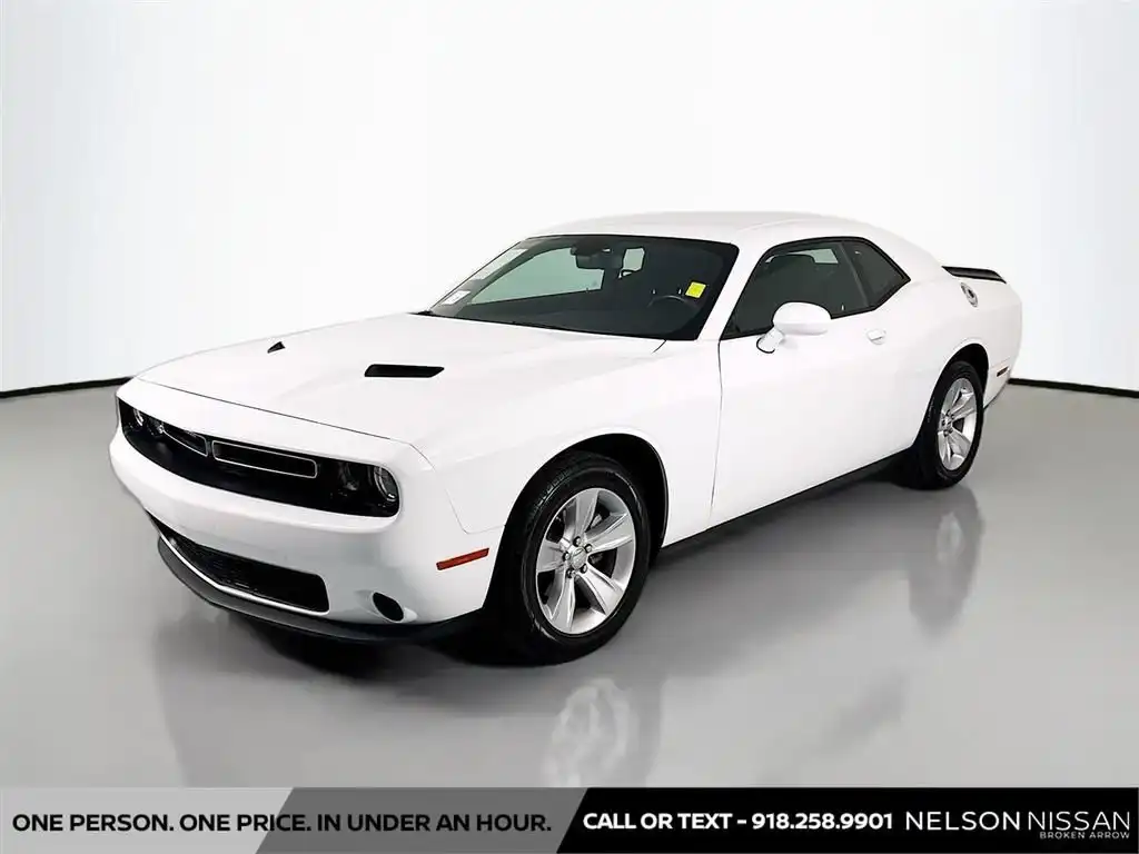 2023 Dodge Challenger SXT Auto's photo