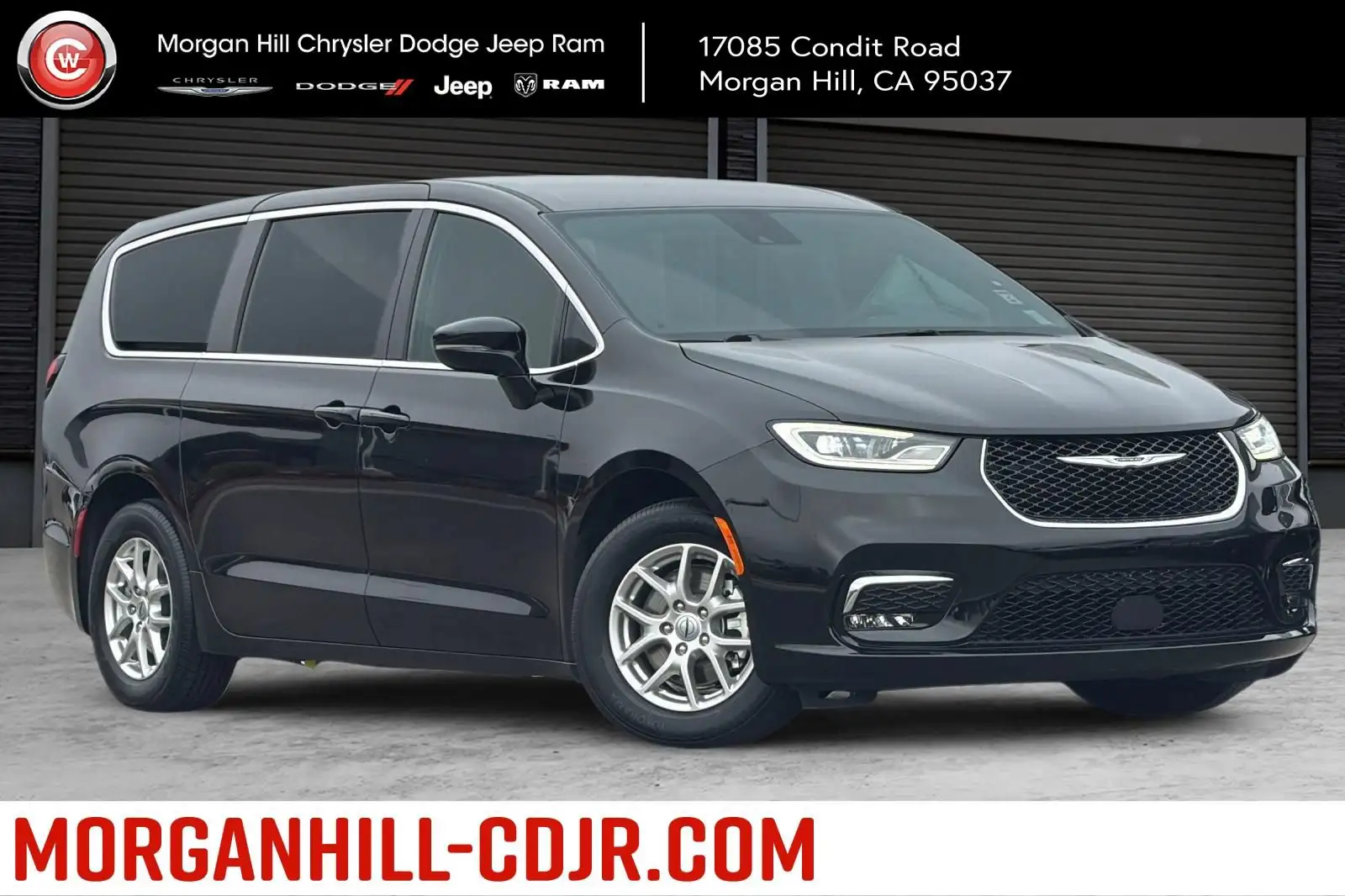 2025 Chrysler Pacifica Select's photo