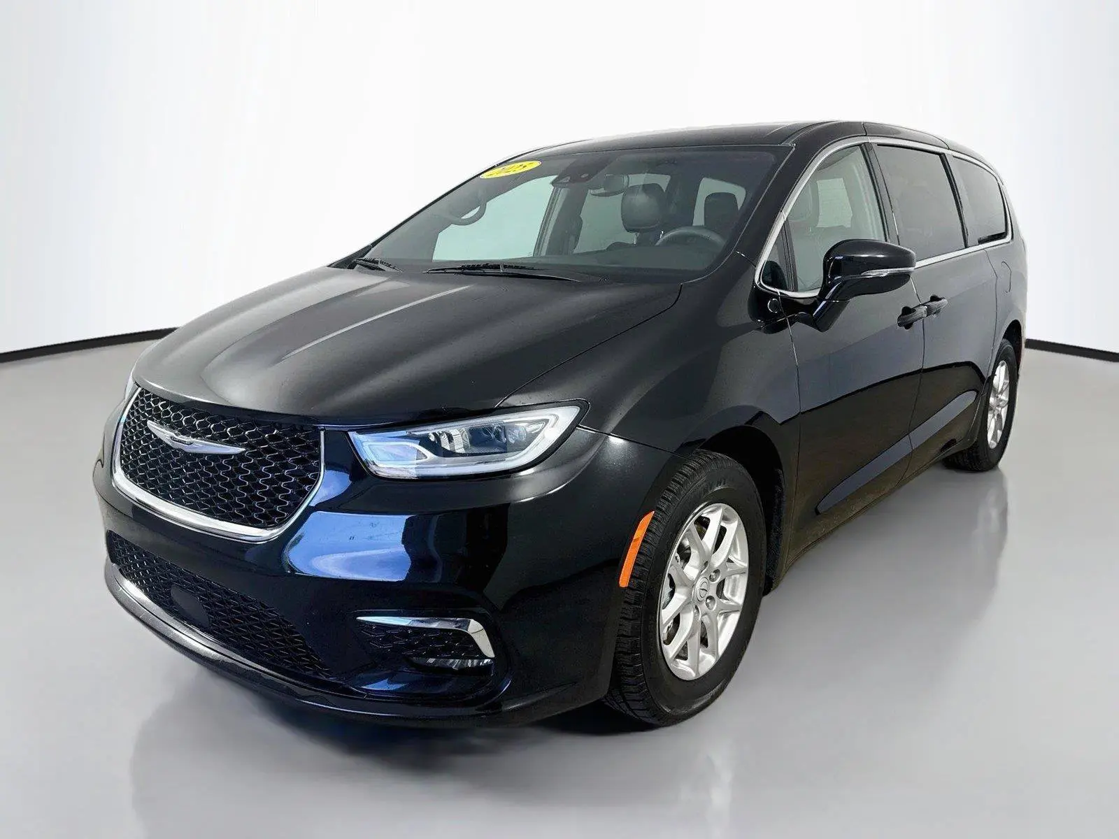 2025 Chrysler Pacifica Select photo 4