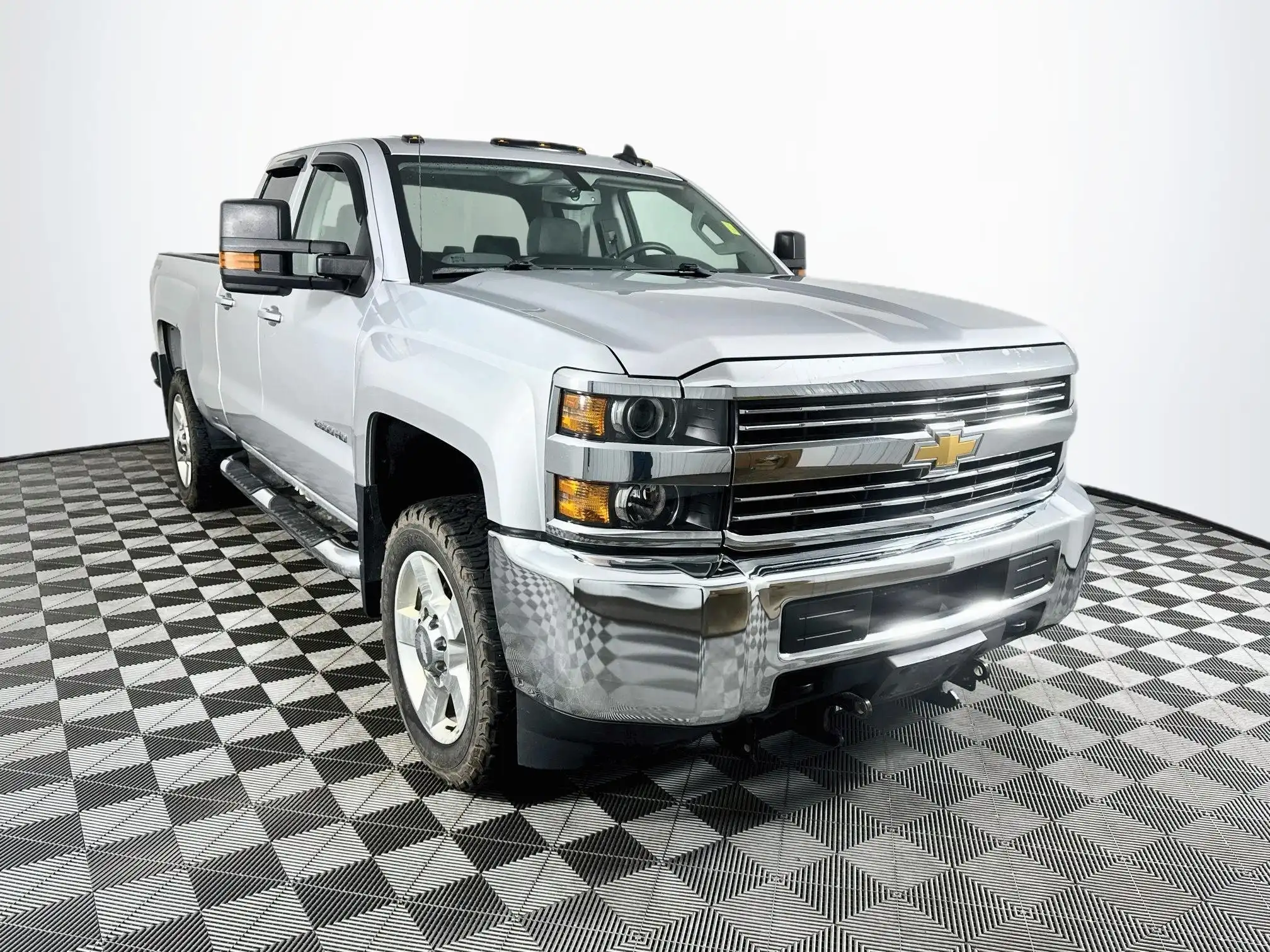 2016 Chevrolet Silverado HD Work Truck 4WD Double Cab Standard Box's photo