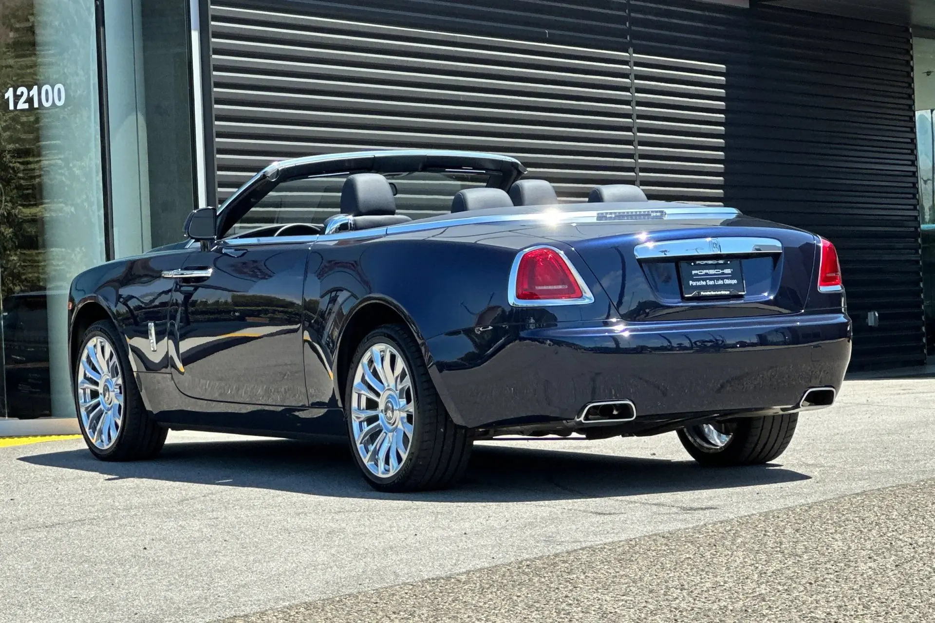 2019 Rolls-Royce Dawn Base photo 3