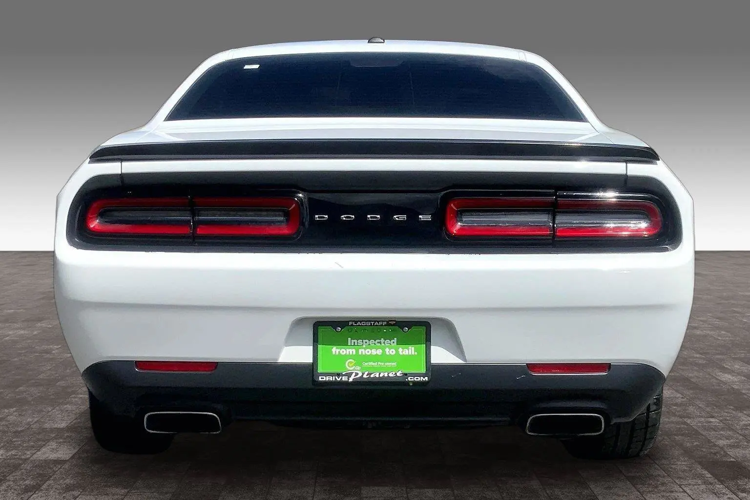 2017 Dodge Challenger R/T photo 4