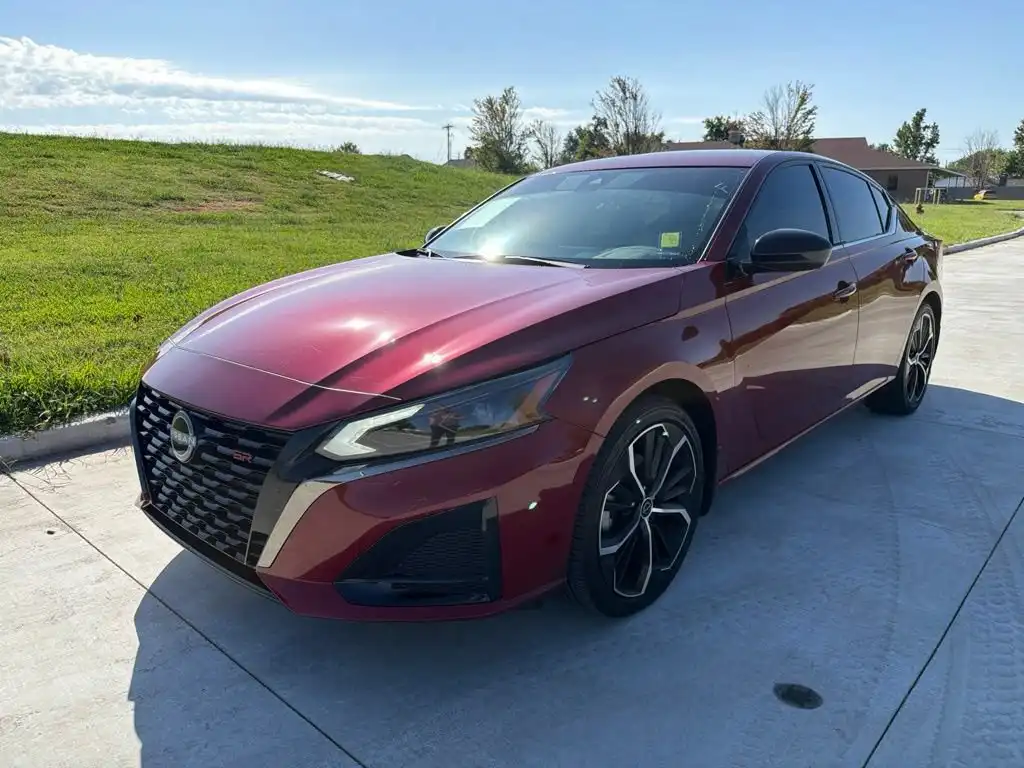 2025 Nissan Altima 2.5 SR's photo