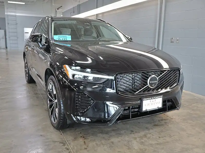 2026 Volvo XC60 B5 Plus Dark AWD's photo